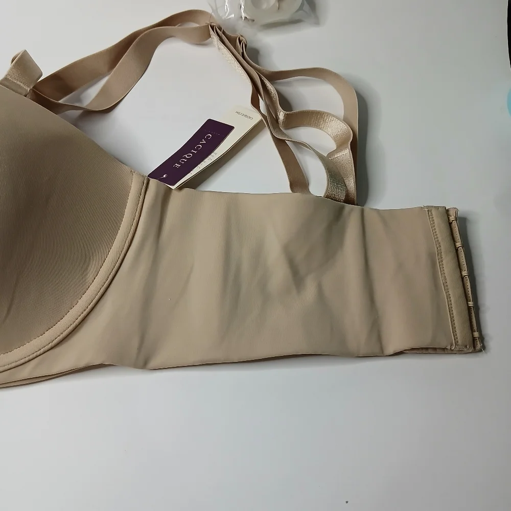 Cacique Women's Cream Smooth Contour Bra‎